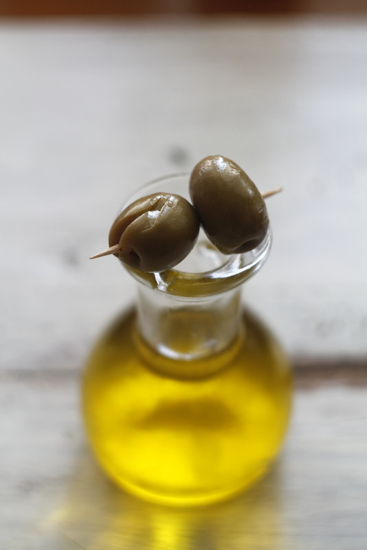 Olive Oil Image source -- https://www.flickr.com/photos/81287731@N04/16187830036/sizes/l
